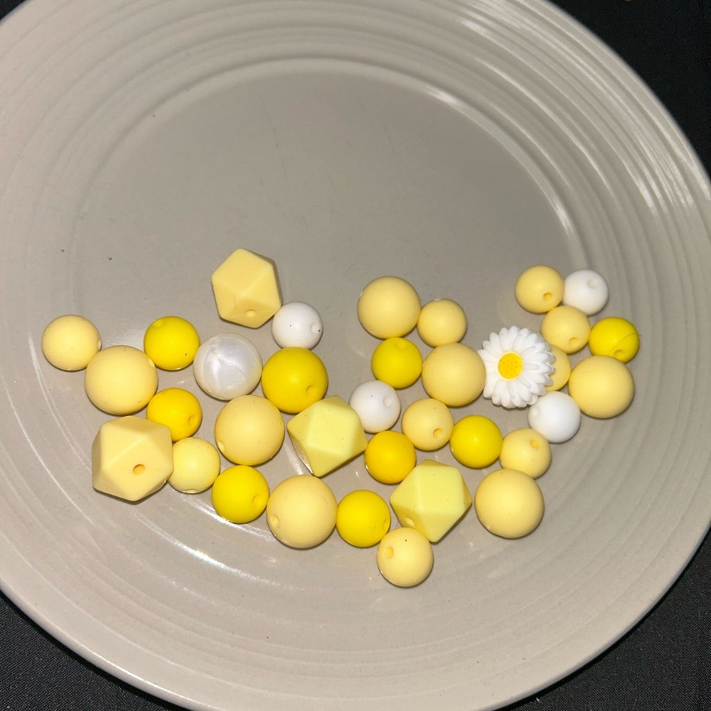 35 Yellow & White Bead Mix - Assorted Shapes